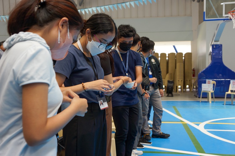 SHS receive blessed Marian medals